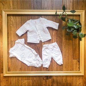 Carters newborn three piece gender neutral set